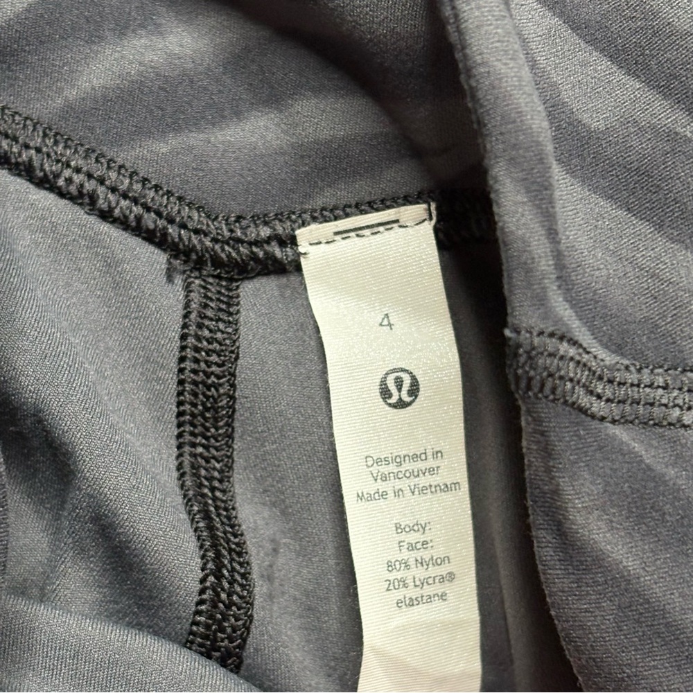 Lululemon Align High Rise Short with Pockets 8" - Picture 4 of 5